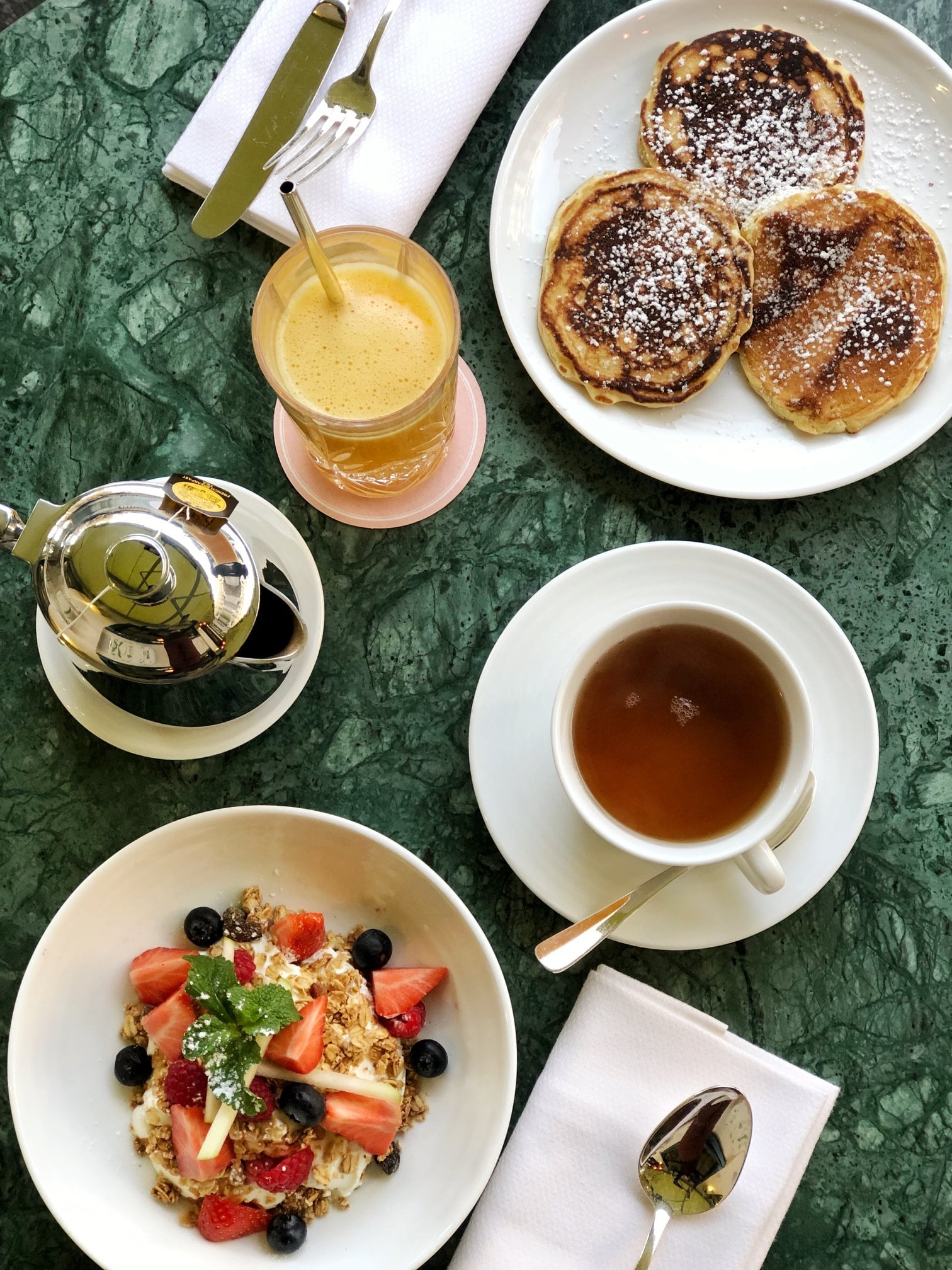 Mon Square Restaurant