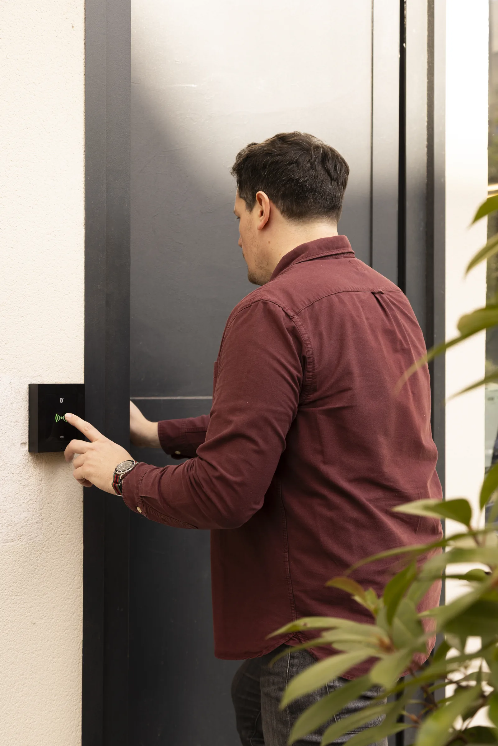 Contrôle d'accès installé à l'entrée des bureaux BoucheCousue