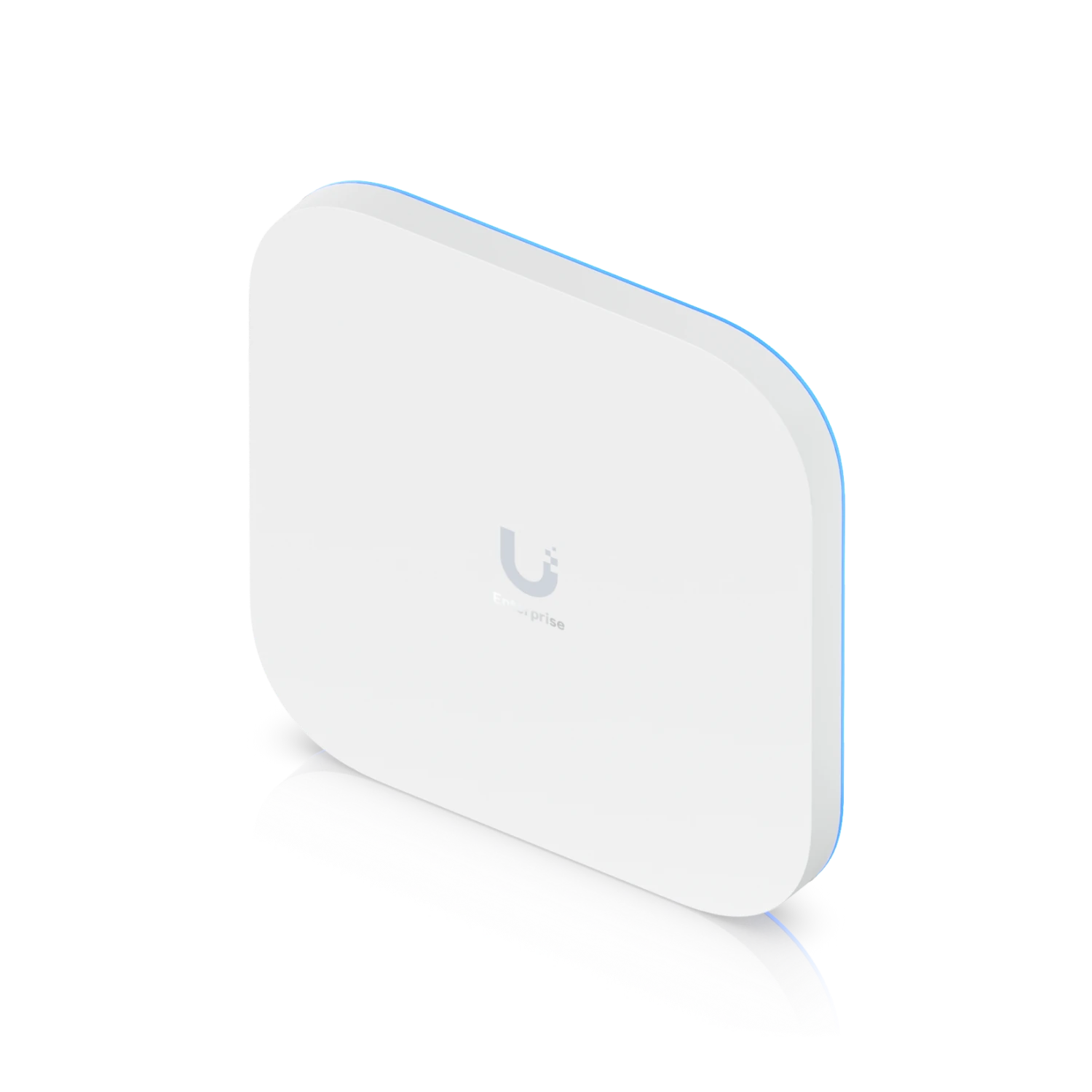 Borne WiFi UniFi E7 blanche vue de trois quarts, avec son pourtour lumineux bleu.