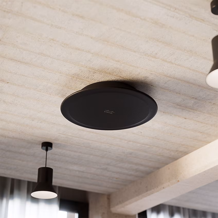 Cisco Ceiling Speaker Pro fixée en applique sous un plafond dur