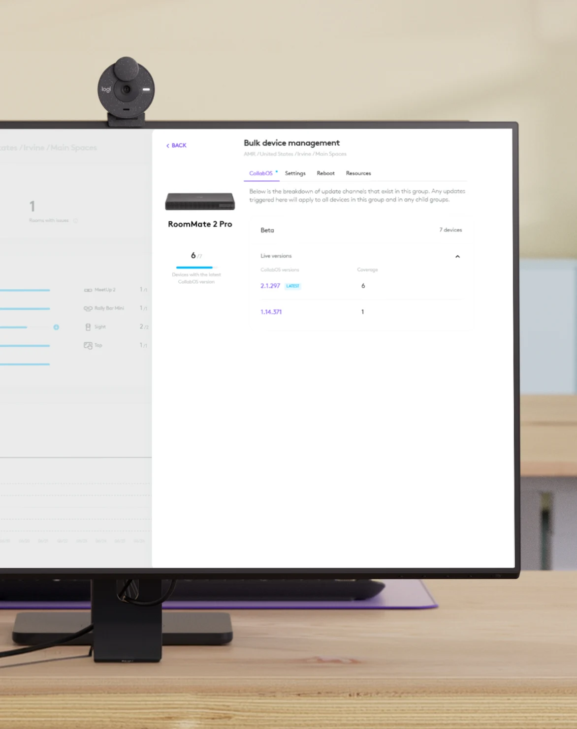 Interface Logitech Sync de gestion des appareils et des espaces de réunion.