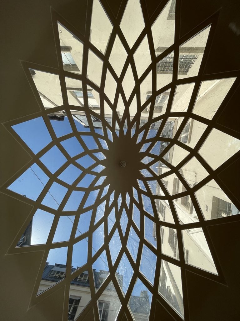 Le plafond verrière du salon du 25, absolument magnifique.